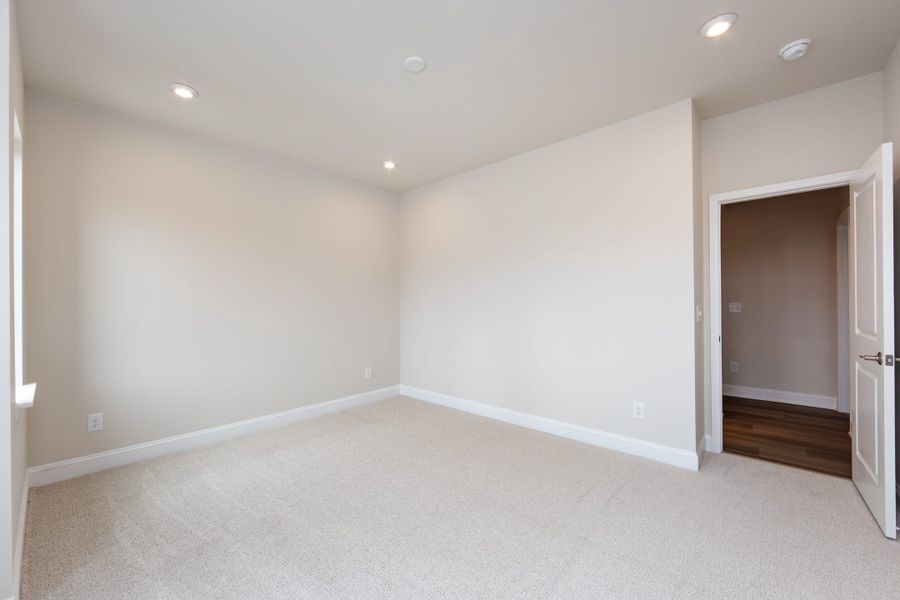 Spacious, unfurnished interior of a new home in Southbridge, Fort Mill (Image 47).