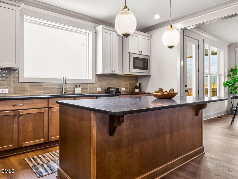 015-1280x960-kitchen