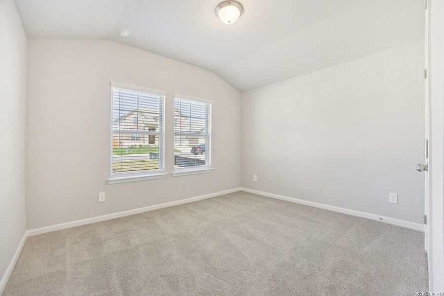 Spacious, unfurnished interior of a new home in Arcadia Ridge - Classic Series, San Antonio (Image 39).