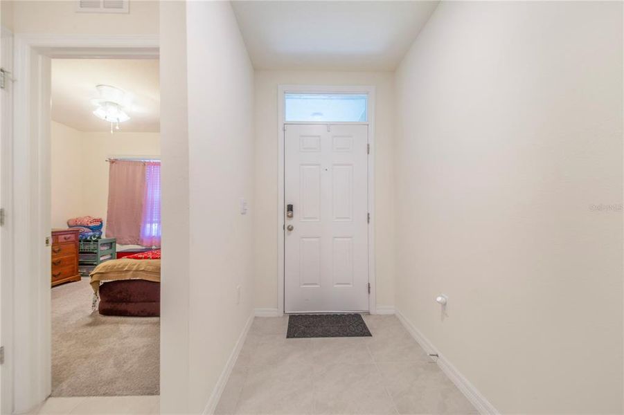 Spacious, unfurnished interior of a new home in Bradbury Creek, Haines City (Image 20).