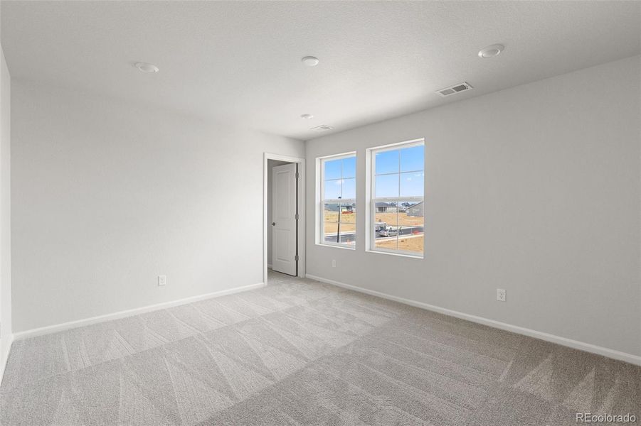 Spacious, unfurnished interior of a new home in , Brighton (Image 15).