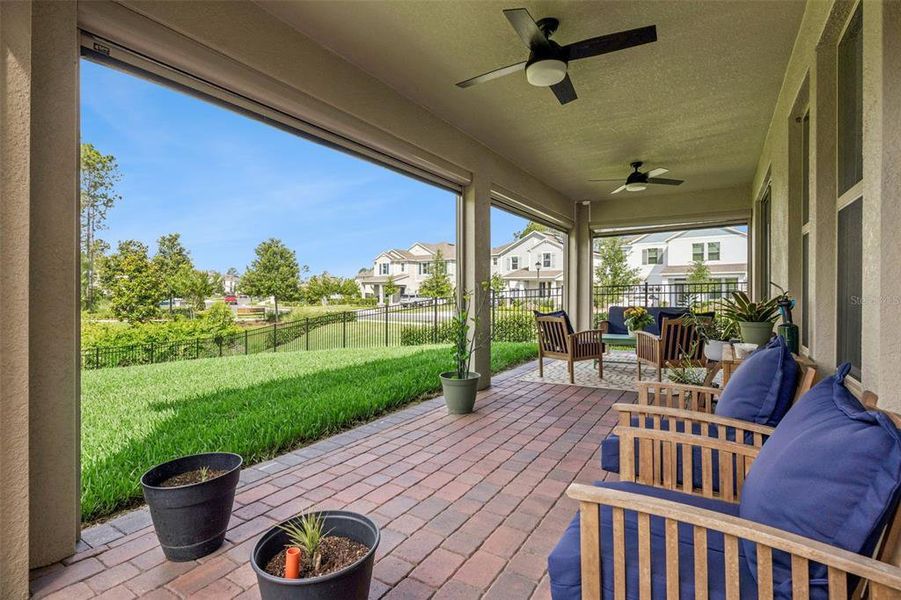 Exterior details and patio area of a home in , Winter Garden (Image 3).