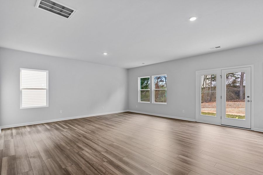 Spacious, unfurnished interior of a new home in Bell West, Kernersville (Image 15).