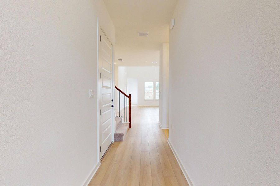 Spacious, unfurnished interior of a new home in Estancia West, Manchaca (Image 32).