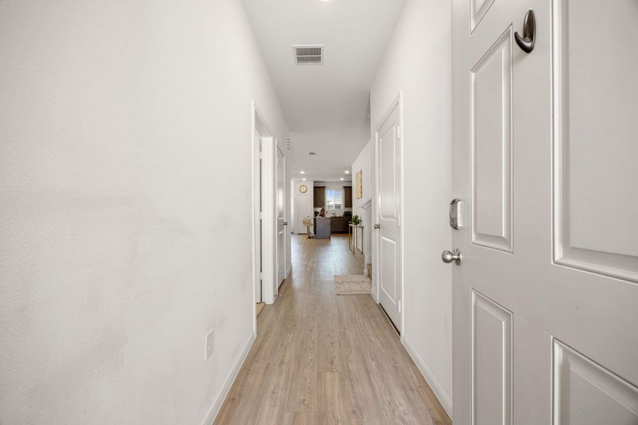 Spacious, unfurnished interior of a new home in Mavera, Conroe (Image 23).