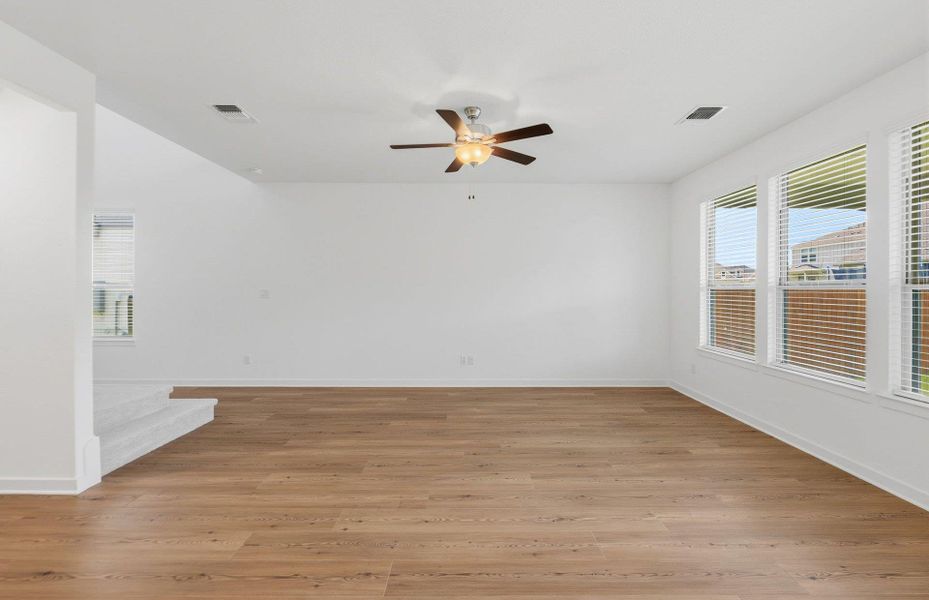 Spacious, unfurnished interior of a new home in Santa Rita Ranch, Liberty Hill (Image 21).