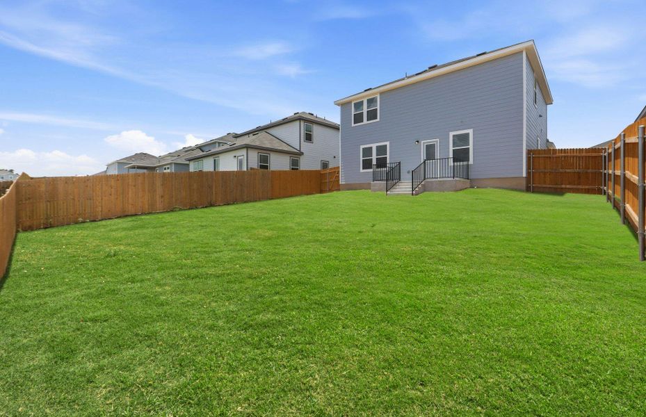 Exterior details and patio area of a home in Skyview, Belton (Image 3).