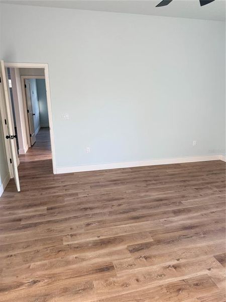 Spacious, unfurnished interior of a new home in , Deland (Image 13).