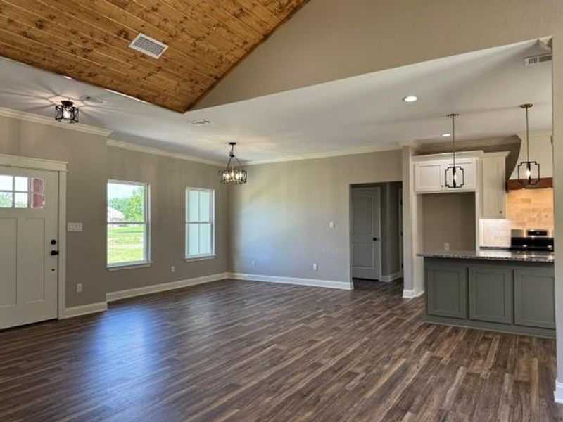 Spacious, unfurnished interior of a new home in , Yantis (Image 16).