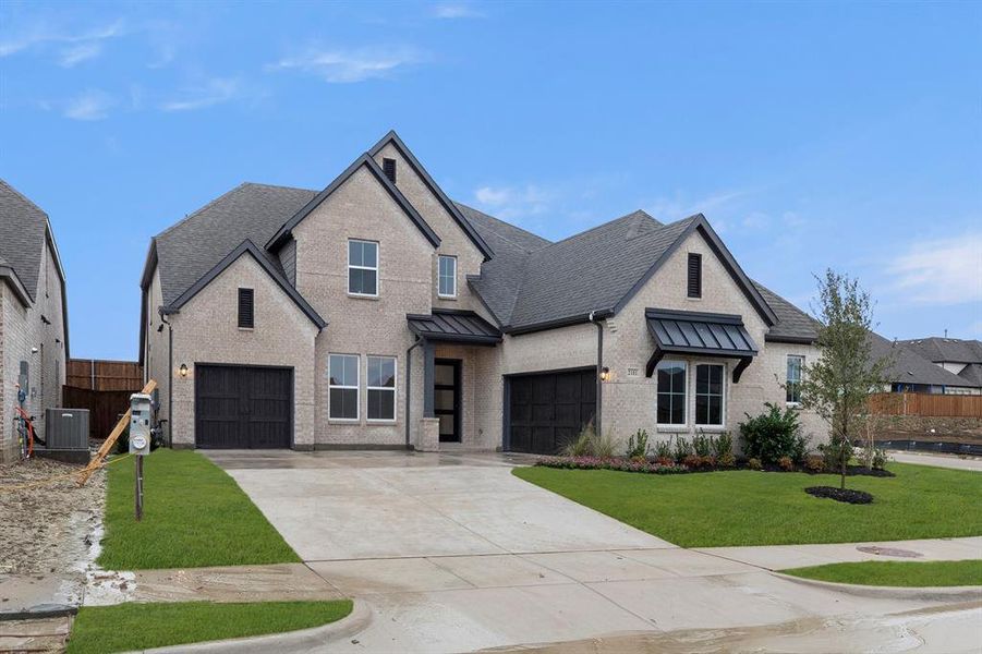 02. 2101 Clairmount - Front (2)