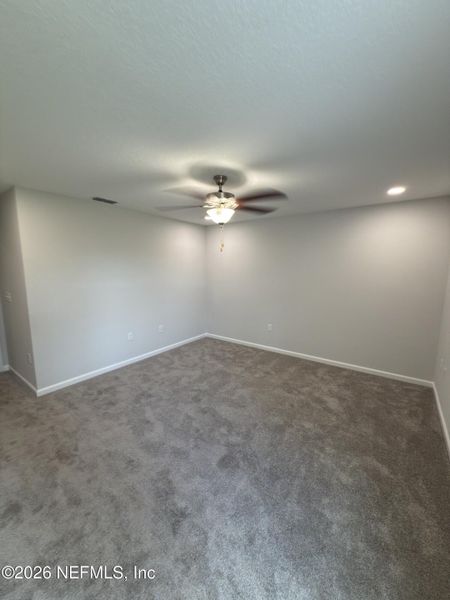 Spacious, unfurnished interior of a new home in , Jacksonville (Image 8).