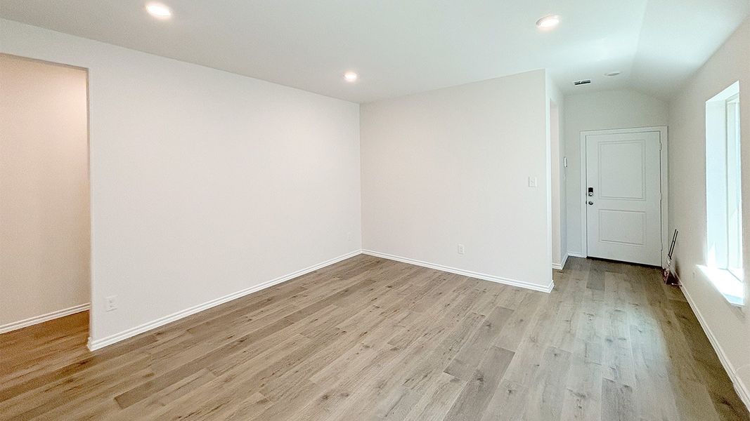 Spacious, unfurnished interior of a new home in Elevon, Lavon (Image 13). Spacious, unfurnished interior of a new home in Elevon, Lavon (Image 13).