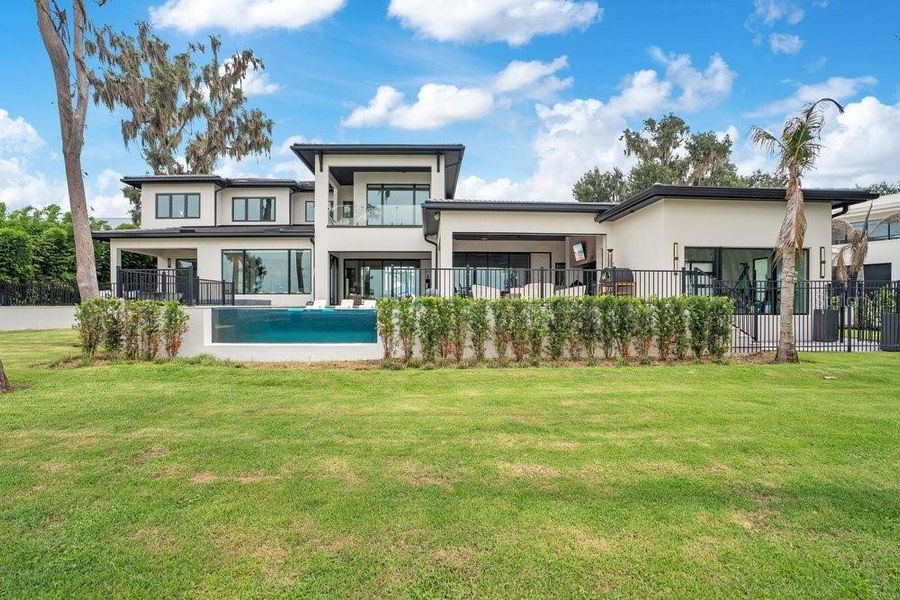 Exterior details and patio area of a home in , Windermere (Image 39).