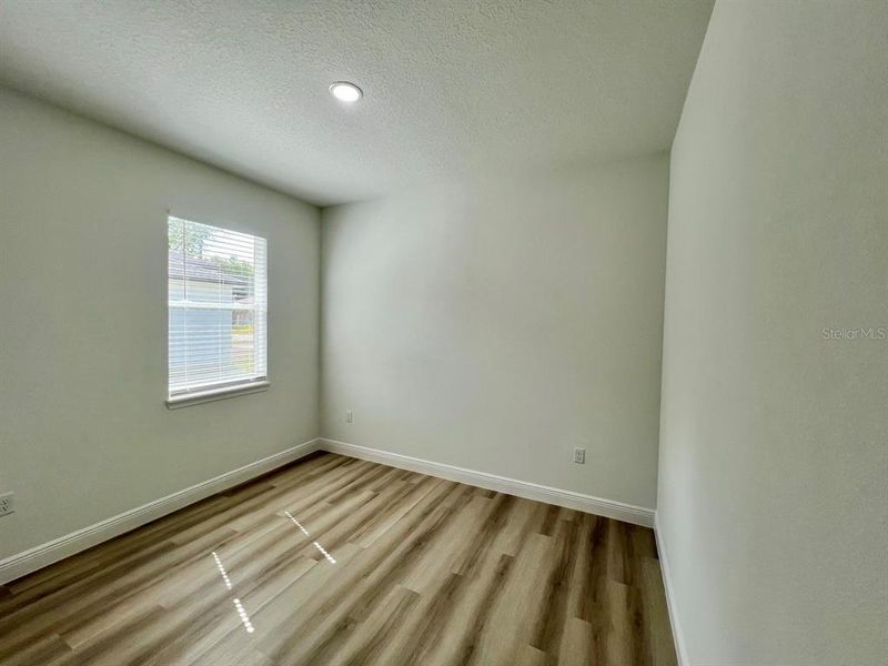 Spacious, unfurnished interior of a new home in , Citrus Springs (Image 23).