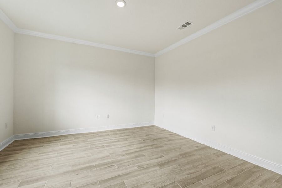 Spacious, unfurnished interior of a new home in Natureview, Freeport (Image 31).