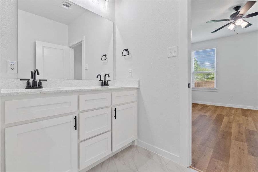 Furnished interior view inside a new home in , Celeste (Image 17).