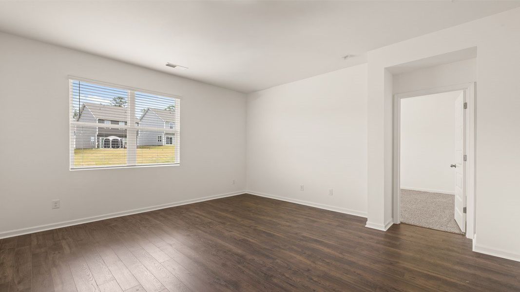 Spacious, unfurnished interior of a new home in The Abbey at Trolley Run Station, Aiken (Image 29).