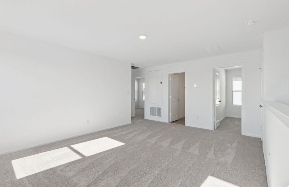 Spacious, unfurnished interior of a new home in Montgomery Bend, Montgomery (Image 30).