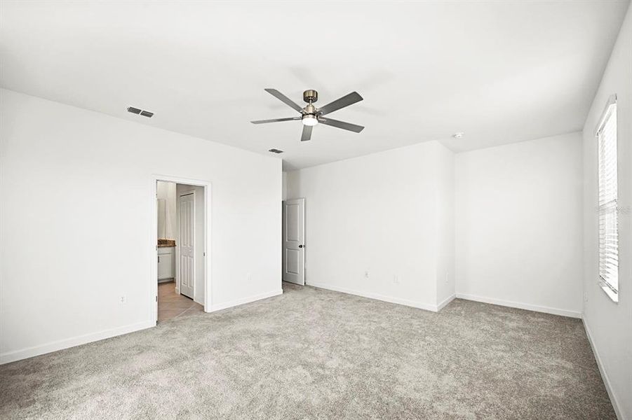 Spacious, unfurnished interior of a new home in , Lakewood Ranch (Image 25).