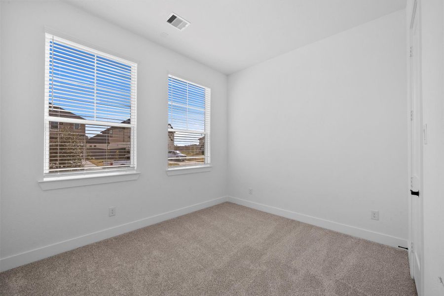 Spacious, unfurnished interior of a new home in Jubilee Chateau, Hockley (Image 30).