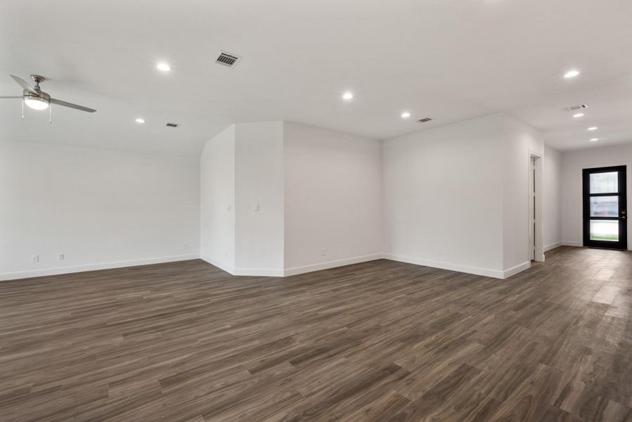 Spacious, unfurnished interior of a new home in River Ranch Estates, Dayton (Image 12). Spacious, unfurnished interior of a new home in River Ranch Estates, Dayton (Image 12).
