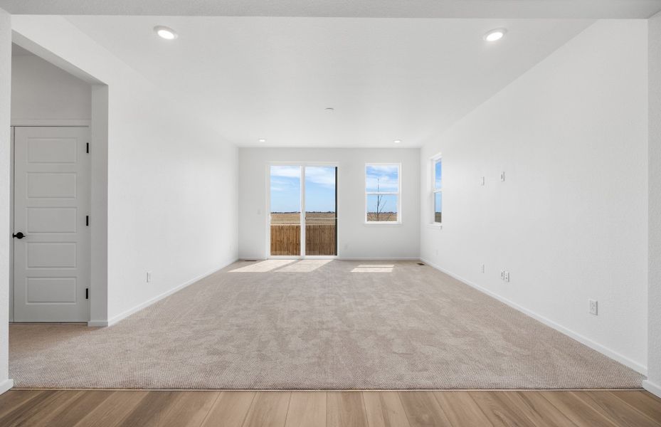 Spacious, unfurnished interior of a new home in Wolf Creek Run West, Strasburg (Image 17).