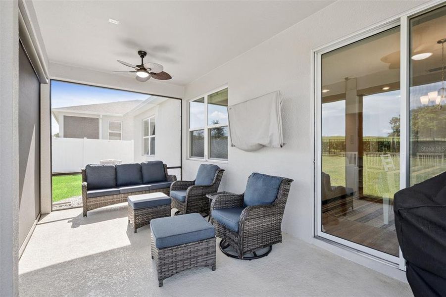 Exterior details and patio area of a home in , Mascotte (Image 29).