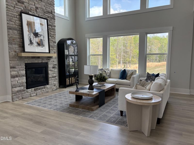 WFDS-0100-00_Buchanan E_Family Room