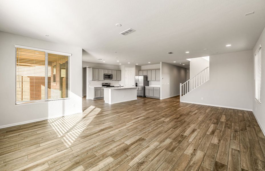 Spacious, unfurnished interior of a new home in Visara, Surprise (Image 17).