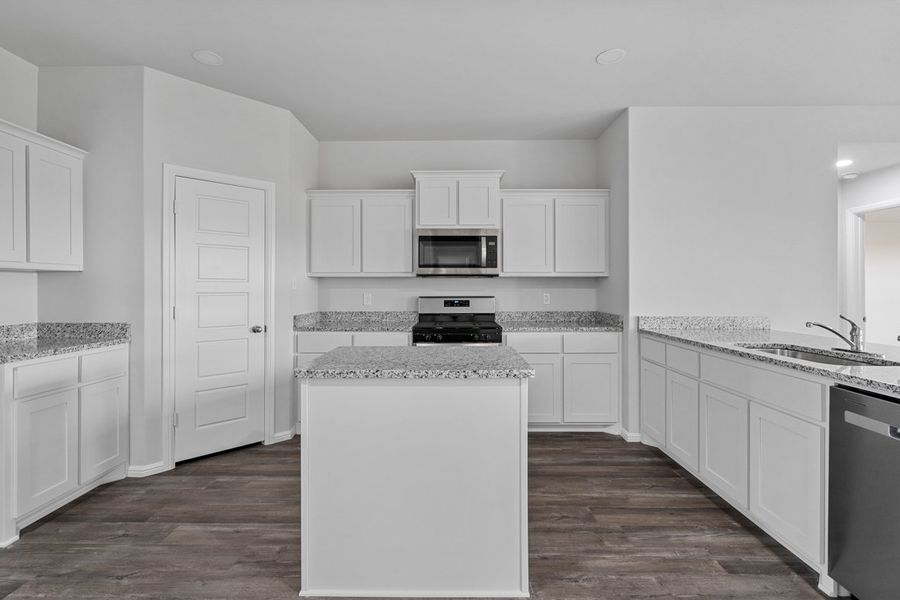 Representative furnished interior of a home built from the TAYLOR by D.R. Horton in Faculty Row, Abilene (Image 11).