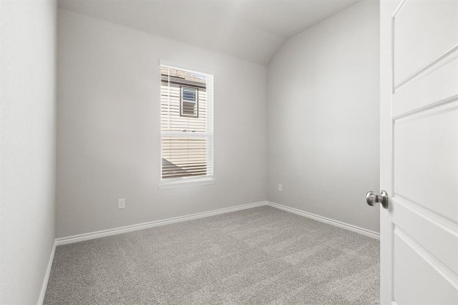 Spacious, unfurnished interior of a new home in Rocky Creek Crossing, Fort Worth (Image 13).