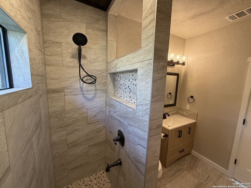 Furnished interior view inside a new home in , Canyon Lake (Image 10).