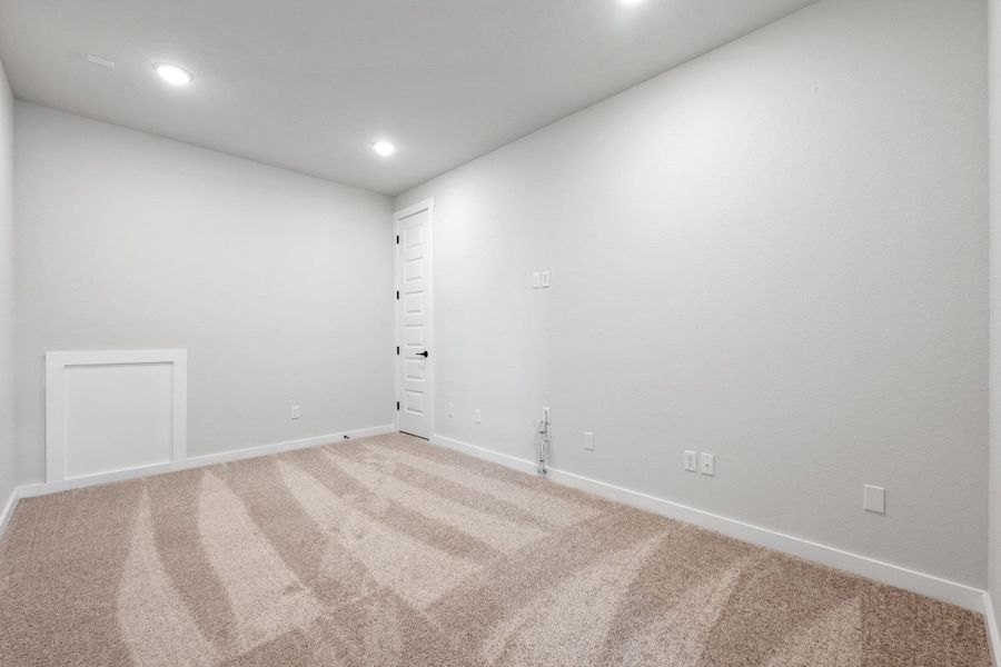 Spacious, unfurnished interior of a new home in Lagos Reserve, Manor (Image 44). Spacious, unfurnished interior of a new home in Lagos Reserve, Manor (Image 44).