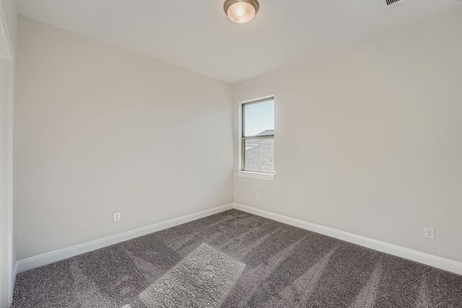 Spacious, unfurnished interior of a new home in 6 Creeks, Kyle (Image 7).