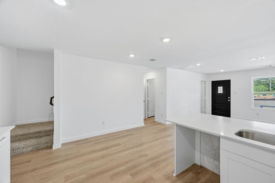 Spacious, unfurnished interior of a new home in Baron Village, Conroe (Image 8). Spacious, unfurnished interior of a new home in Baron Village, Conroe (Image 8).