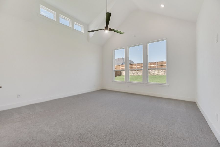 Spacious, unfurnished interior of a new home in Winding Creek, Rockwall (Image 34).