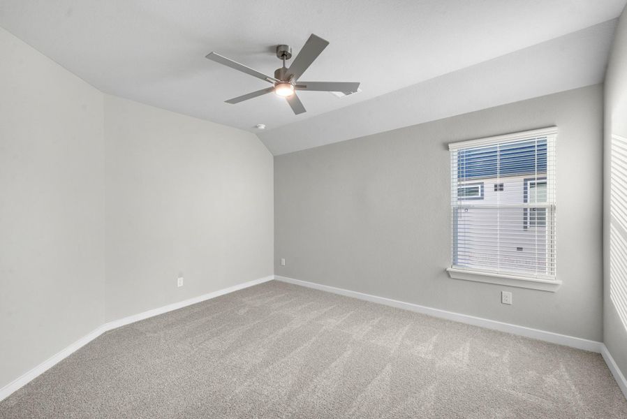 Spacious, unfurnished interior of a new home in Briarwood Crossing, Rosenberg (Image 19).