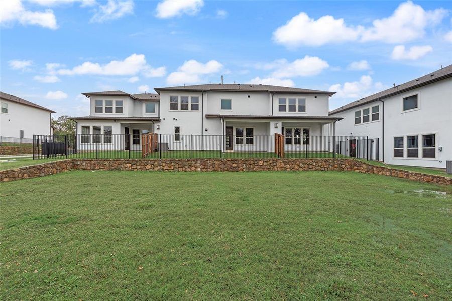 Exterior details and patio area of a home in , Lake Dallas (Image 3).