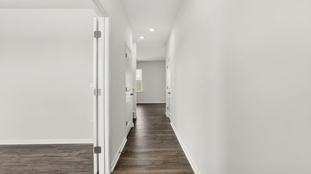 Spacious, unfurnished interior of a new home in Sage Grove, Lyman (Image 12).