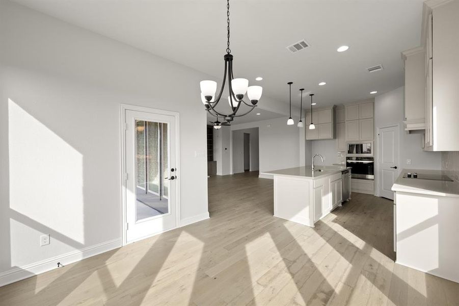 1325 Promised Land- Dining-1