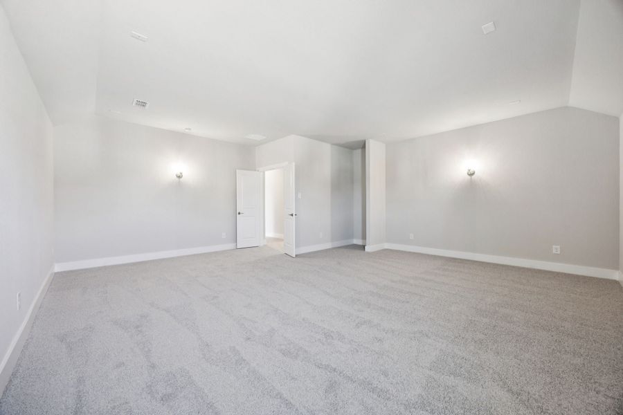 Spacious, unfurnished interior of a new home in Painted Tree Lakeside, McKinney (Image 30).