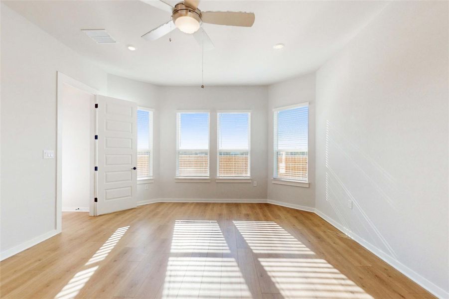 Master bedroom Master bedroom