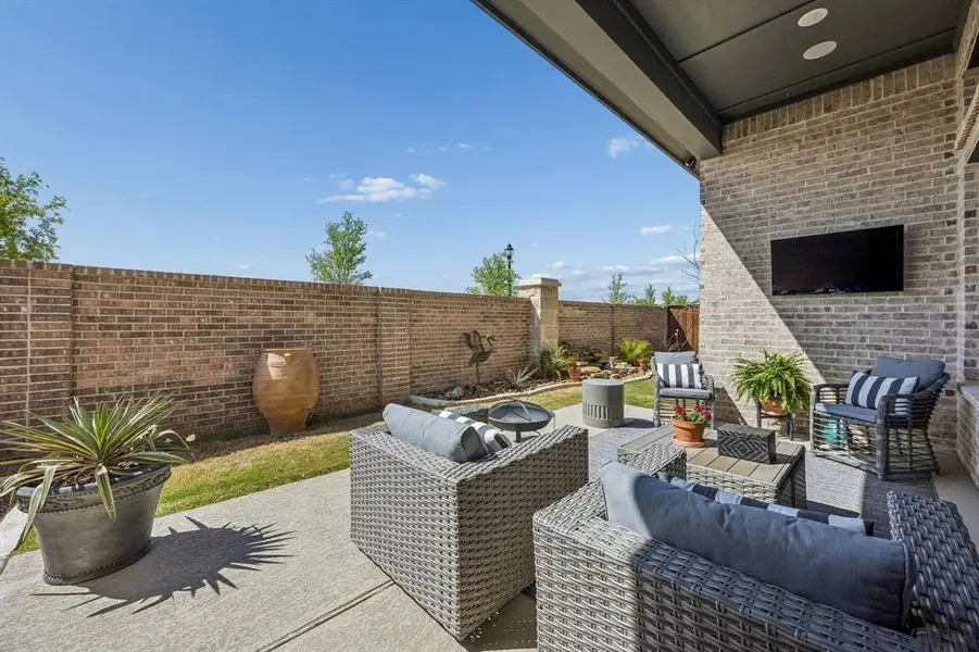 Exterior details and patio area of a home in , Mansfield (Image 3).