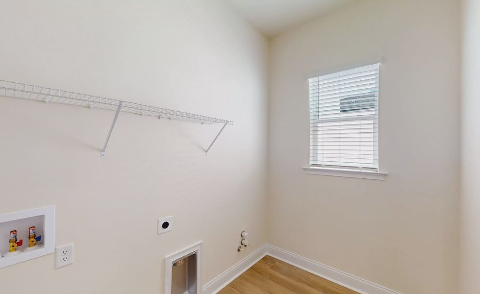 Spacious, unfurnished interior of a new home in Oakmont, Gainesville (Image 28).