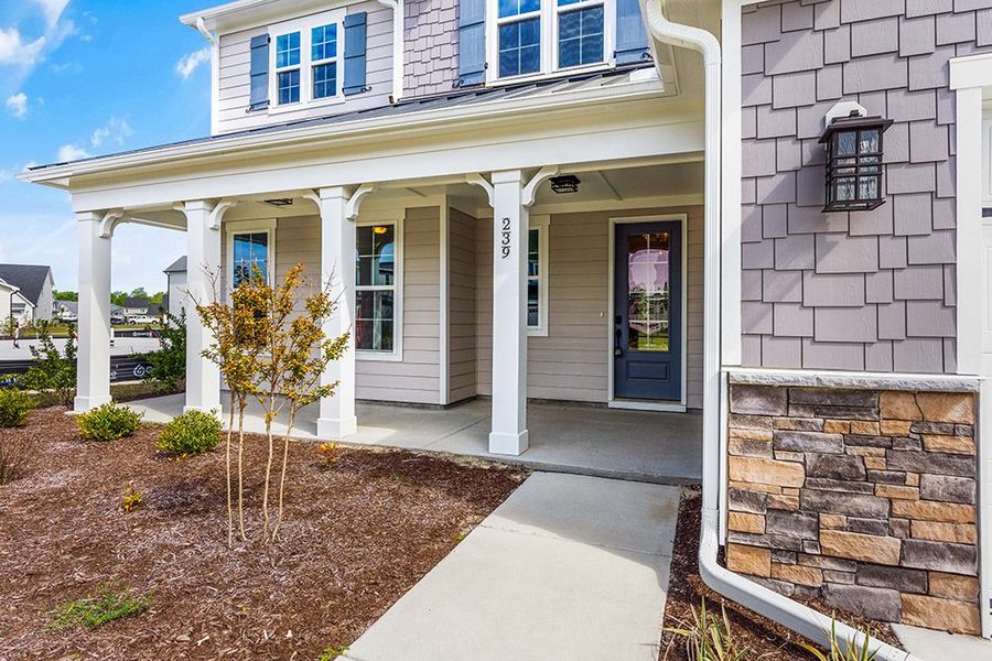 Representative exterior details of a home built from the The Chandler by RobuckHomes in Windwater, Hampstead (Image 4).