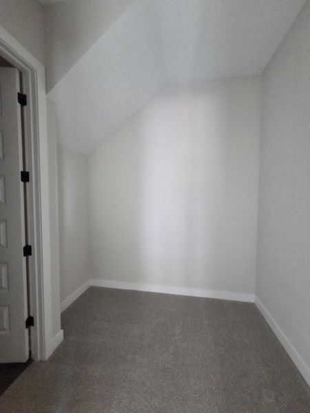 Spacious, unfurnished interior of a new home in Twin Oaks, Oakland (Image 10).