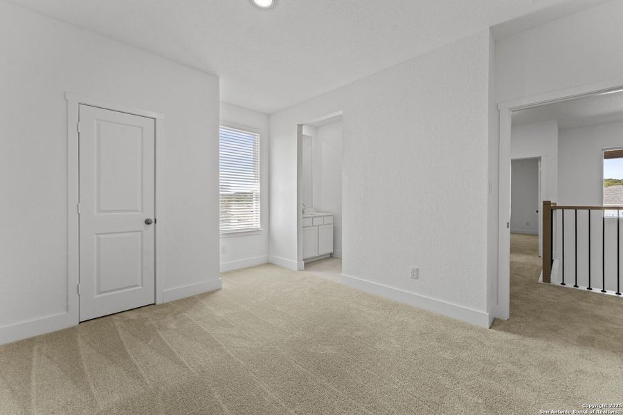 Spacious, unfurnished interior of a new home in Gatehouse: Classic Collection, New Braunfels (Image 14).