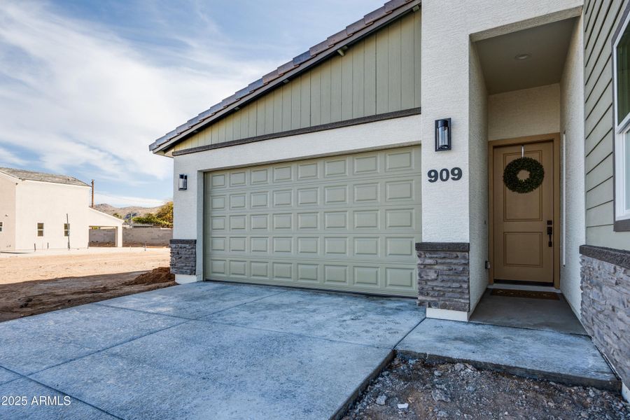 909 E Desert Ln (34 of 47)