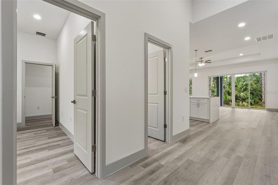 Spacious, unfurnished interior of a new home in , Port Charlotte (Image 15).