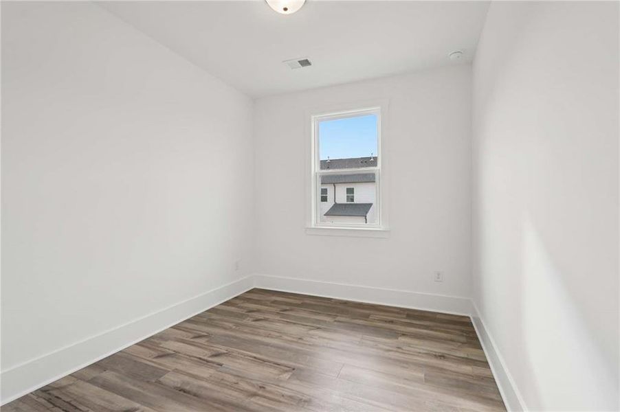Spacious, unfurnished interior of a new home in Park Vue, Atlanta (Image 28).